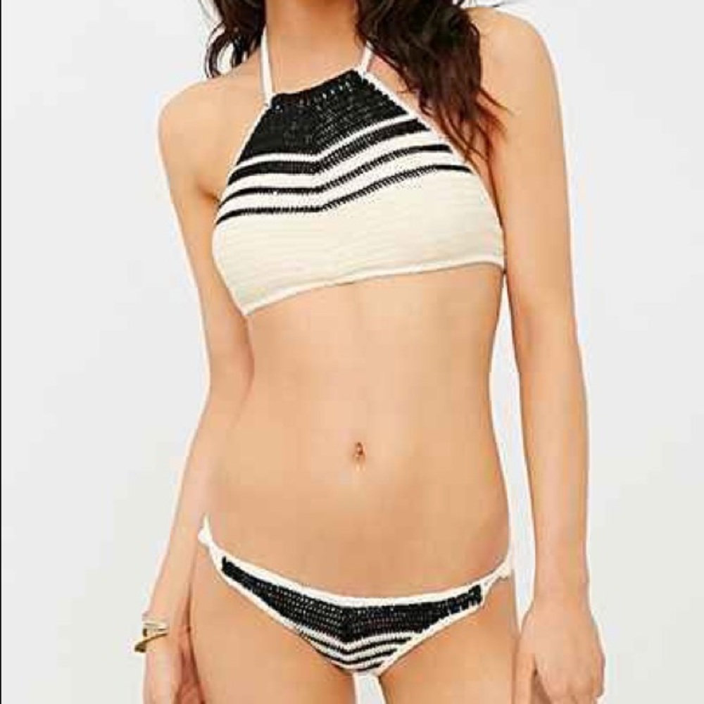 Billabong crochet bikini